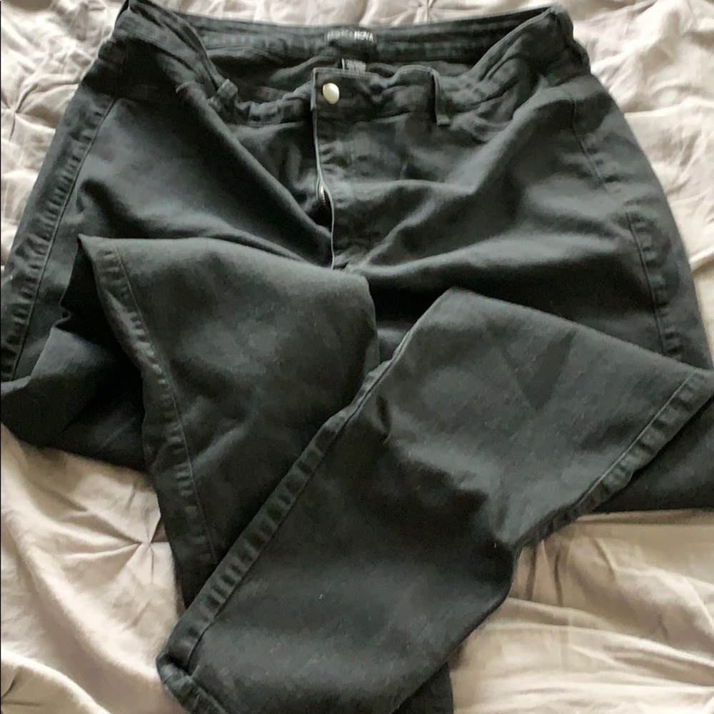 Black skinny jeans